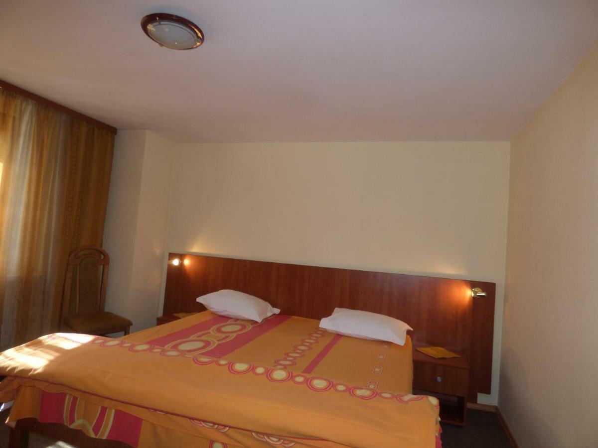 Gura Padurii Hotell Sinaia Eksteriør bilde